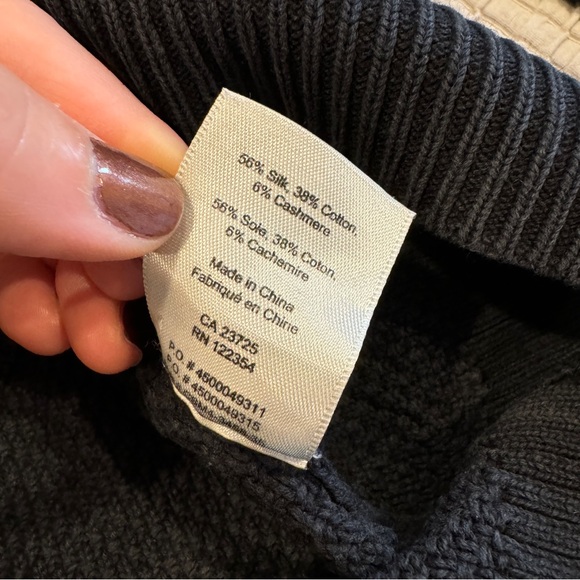 Aritzia Wilfred Mock Neck Black Cropped Boxy Sweater - M - Picture 8 of 8